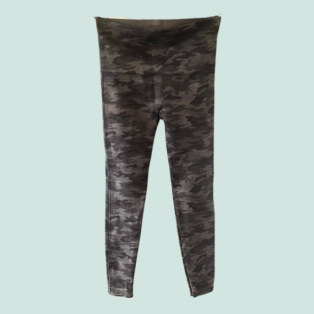 SPANX Look At Me Now Seamless Leggings Camo